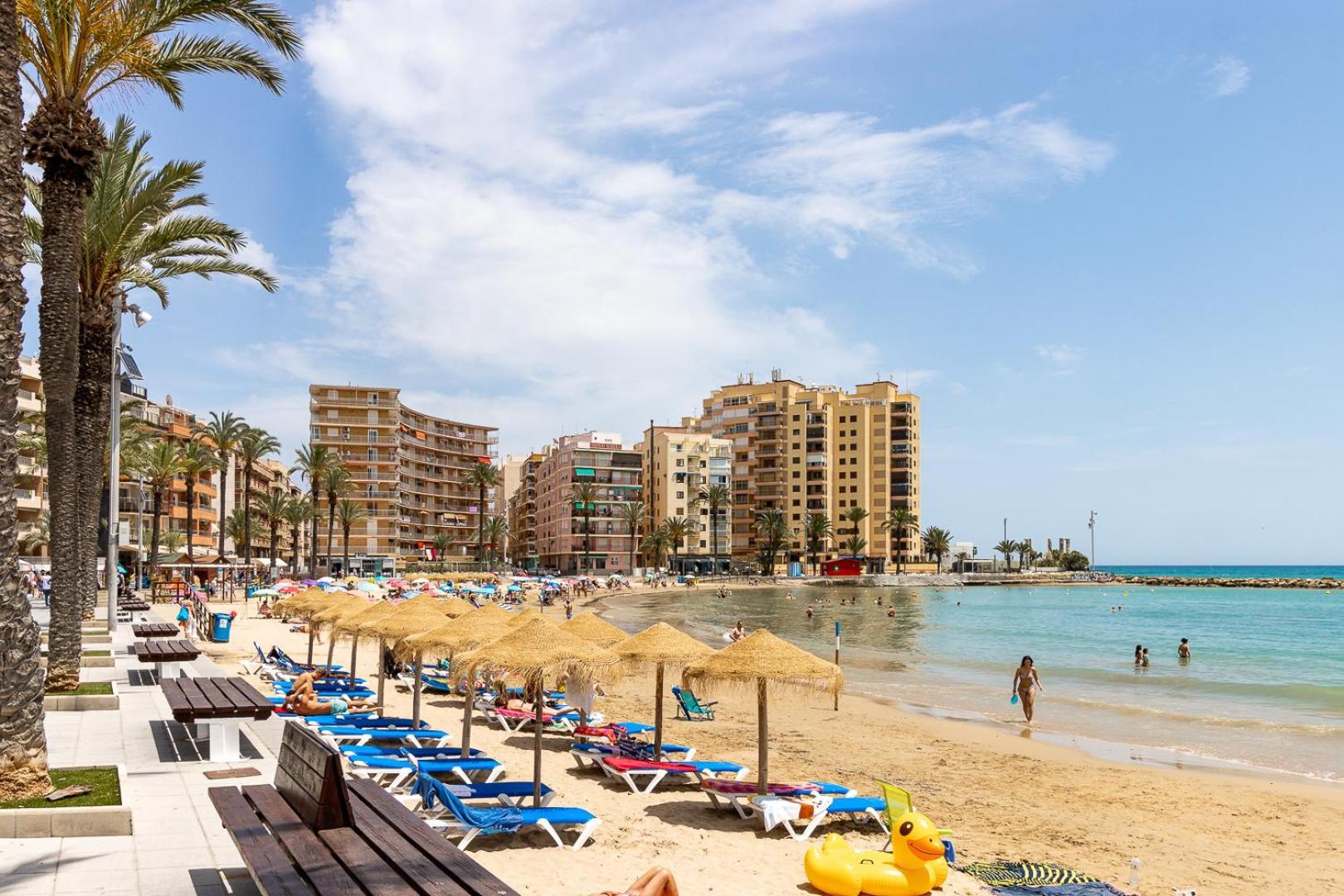 Apartment Near Beach, Playa Del Cura 托雷维耶哈 外观 照片