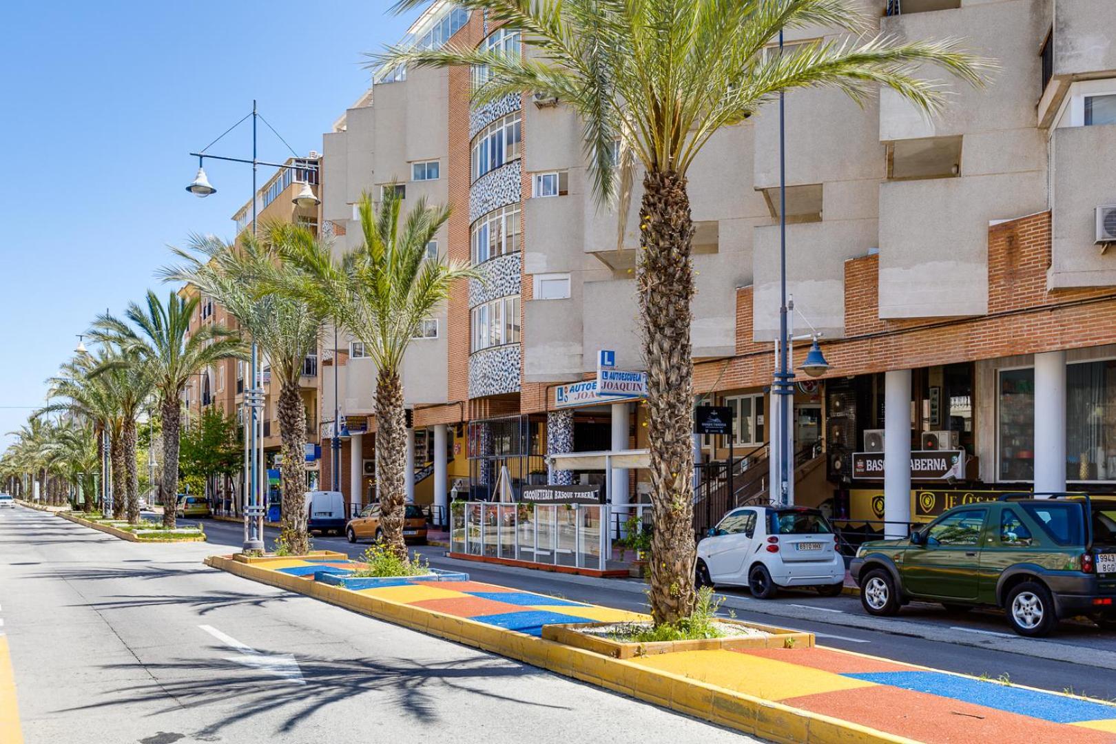 Apartment Near Beach, Playa Del Cura 托雷维耶哈 外观 照片